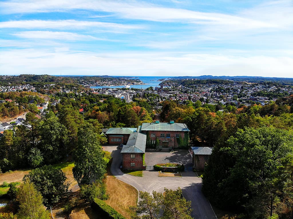Midtåsen - historisk villa med utsikt